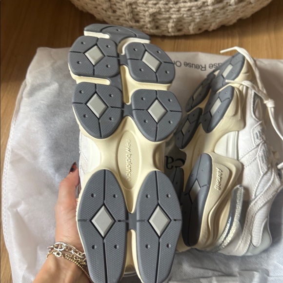 New Balance 9060 Sneakers - Picture 6 of 7
